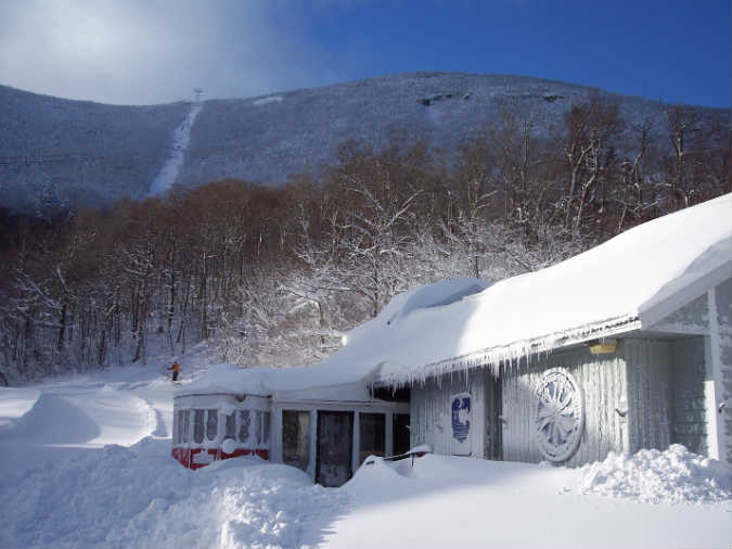 Museum-exterior-with-snow-675