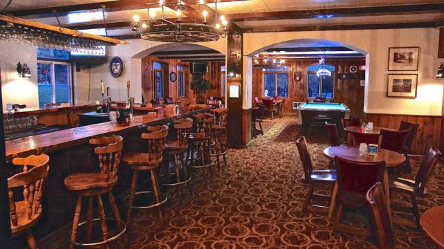 barons_pub900